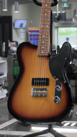 Fender - Noventa Tele 2-tone Sunburst 2
